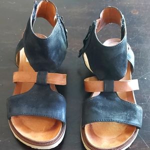 Sz 36 Miz Mooz leather Sandals 👡 🩴